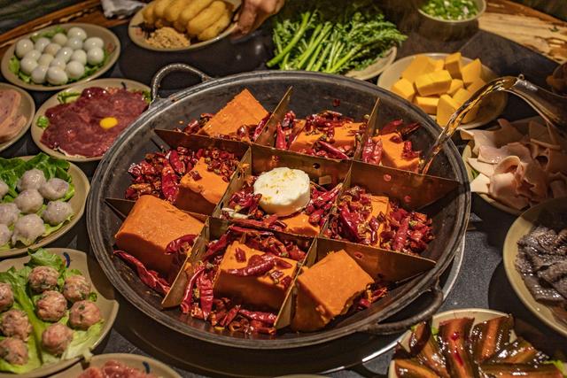 重庆正宗的重庆火锅店，重庆最出名的这几家火锅店