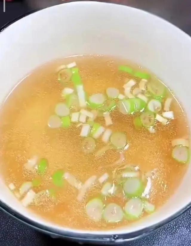 煮荷包蛋最简单方法，蒸煮荷包蛋小窍门