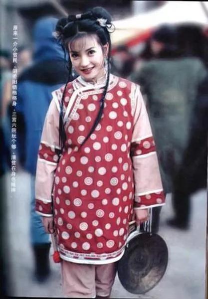 雨后荷花承恩露，夏雨荷是还珠格格里面的吗