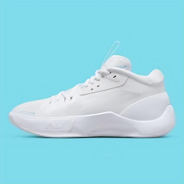 nike 欧文1代配色，耐克新品AF1新配色曝光