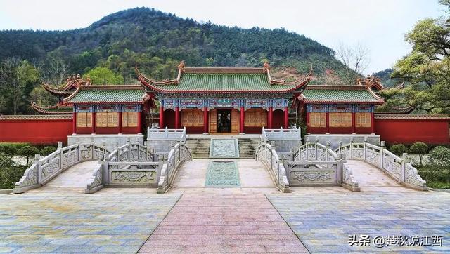 江西的山有哪些，江西的几座名山（庐山有“匡庐奇秀甲天下”之美誉）