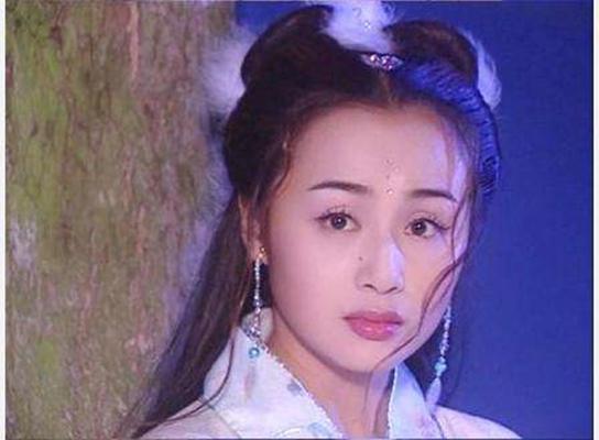 殷桃面相复原图，8位拥有美人痣的女星