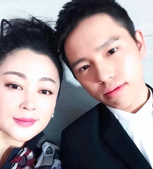 陈雨昂和陈飞宇的区别，同样是陈凯歌的儿子