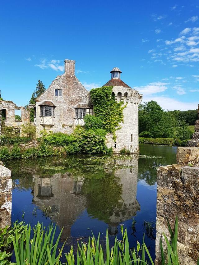 世界上最神秘的城堡，捷克豪斯卡城堡惊现半人半兽生物