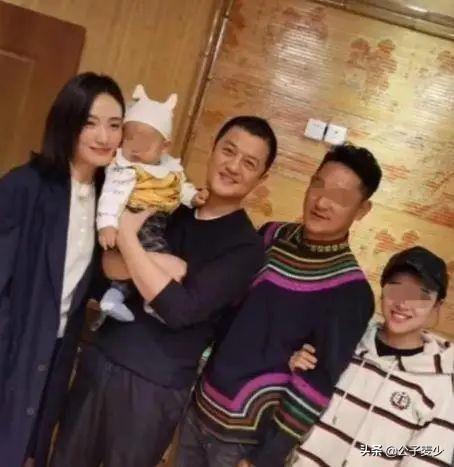 王菲李嫣个人资料简介，王菲15岁女儿李嫣大量性感照曝光