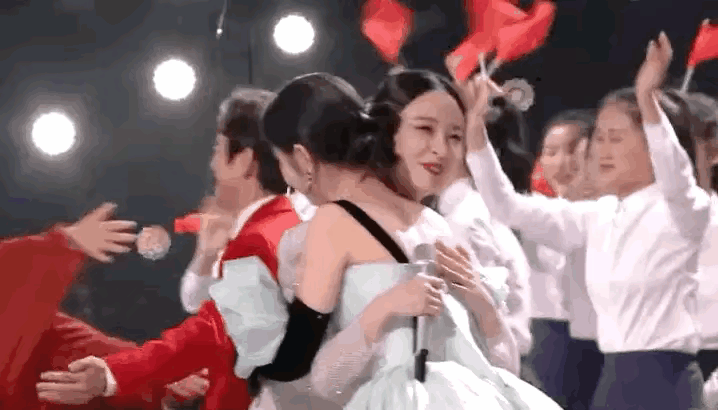 龚琳娜爱上大笨蛋，龚琳娜吐槽王菲完整版（你不知道的龚琳娜）