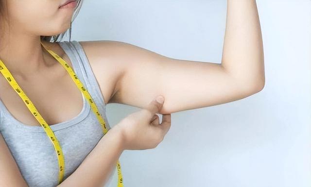 女性标准身高体重对照表2022，符合标准就行并不是越瘦越好