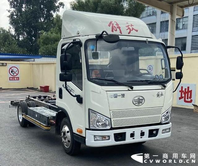 柴油轻卡汽车大全，解放轻卡3.5米最新款（丰田四驱版轻卡房车）