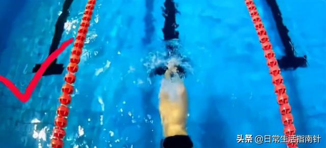 游泳初学者蛙泳动作，游泳技巧蛙泳动作都记住了却还是游不好