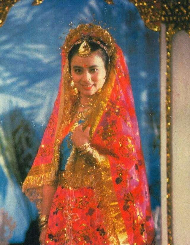 没有整过容的女明星，90年没整过容的女明星（“不老女神”现原形）