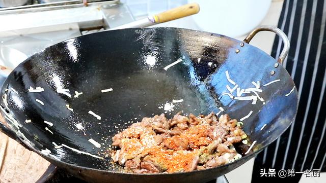 羊前腿好还是后腿好，羊腿是前腿好一点还是后腿好一点（优先挑这4个部位的肉）