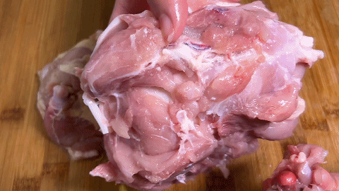 大鸡腿怎么烤又酥又香又好吃，鸡腿剔除骨头蒸一蒸