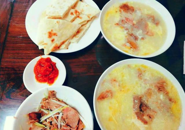 济宁四大美食排行，外地人却直摇头：实在吃不下