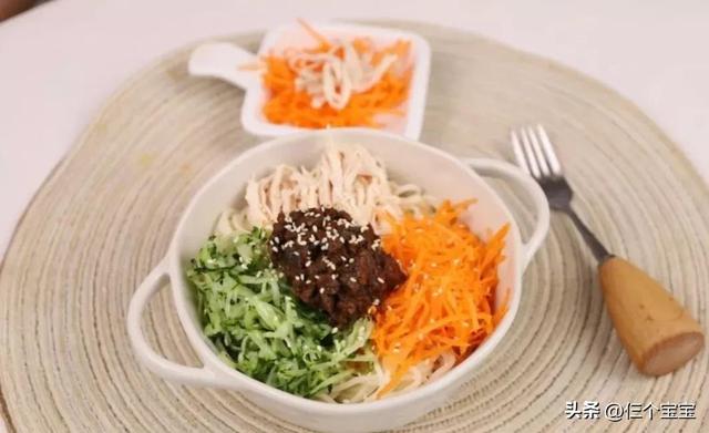 鸡丝面怎么做出来最好吃，鸡丝汤面：冬天来一碗