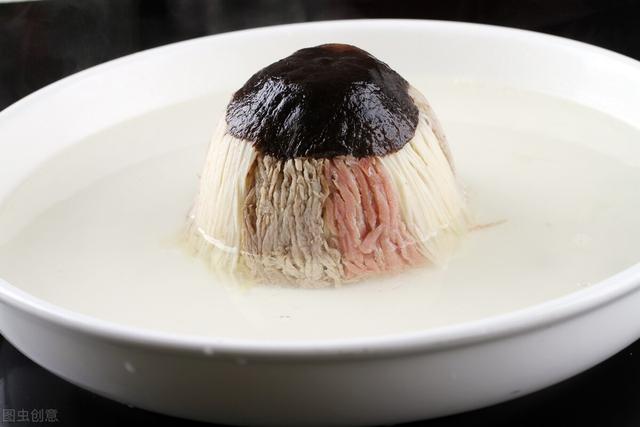 上海最受欢迎的美食，酒酿糟鸡、羌饼、爆鱼……吃着吃着爷叔“金句”频出