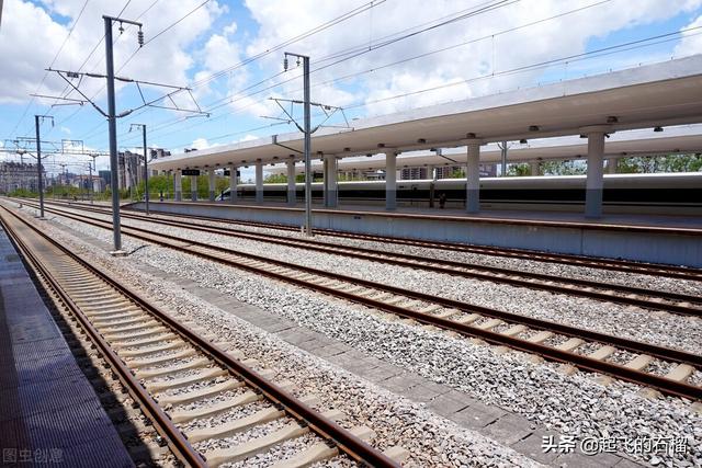 火车上有热水吗，火车上热水从哪来