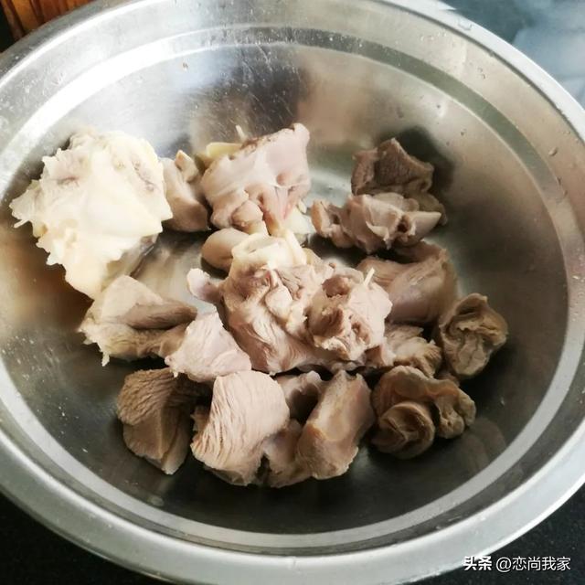 羊肉配什么菜好吃，这个季节吃羊肉配什么菜好吃（羊肉片别总是涮着吃）