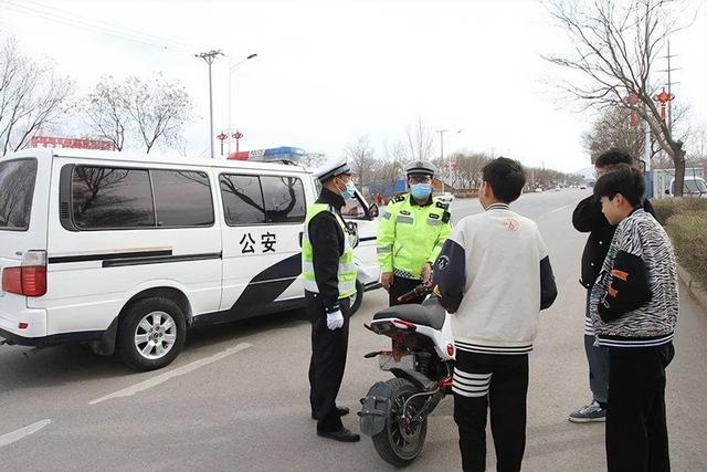 机车可以上高速吗，什么标准的摩托车可以上高速（交警：满足这5个要求就可以）