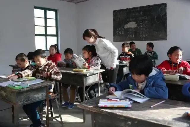 乡村小学生条件，农村小学的怪象