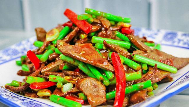 怎样炒猪肝嫩又好吃不腥，炒猪肝鲜嫩不柴有诀窍