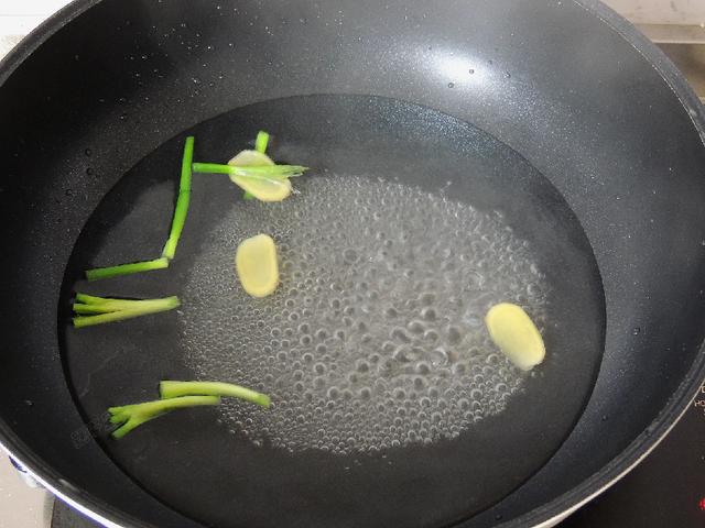 白煮虾要煮多久，白灼虾一般水煮几分钟（大虾煮多久最好吃）