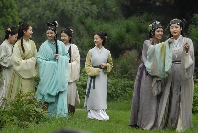 红楼梦新版和原版有什么不同，红楼梦2个版本差距明显