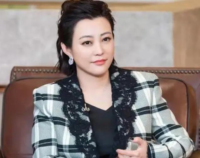 邓超是爱郝蕾还是孙俪，为何转身娶了“不婚主义”的女演员孙俪