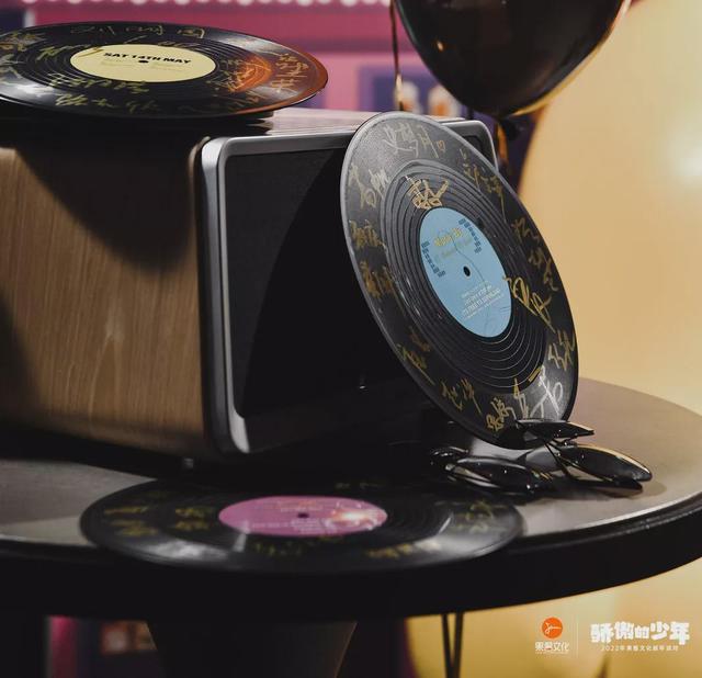 果酱c位出道，年，让我们像喝甜品一样吃蛋糕