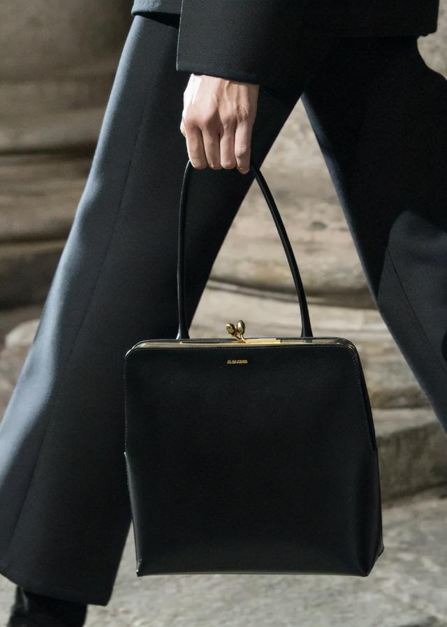 比较洋气的10款包包，9款不怕过时又很显品味的包包大推荐