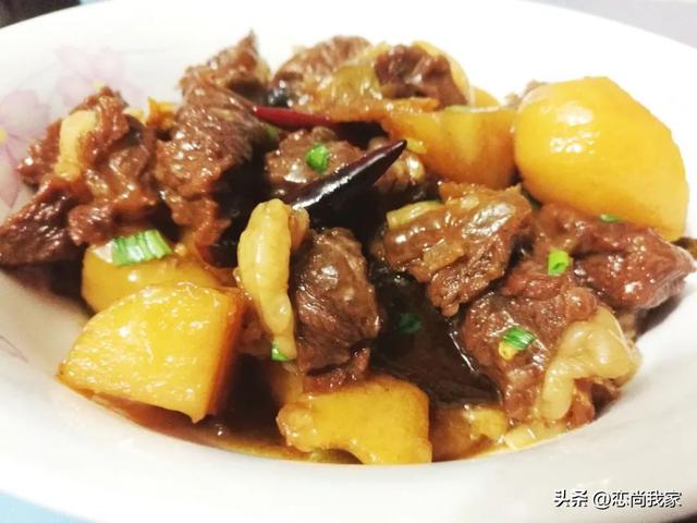 羊肉配什么菜好吃，这个季节吃羊肉配什么菜好吃（羊肉片别总是涮着吃）