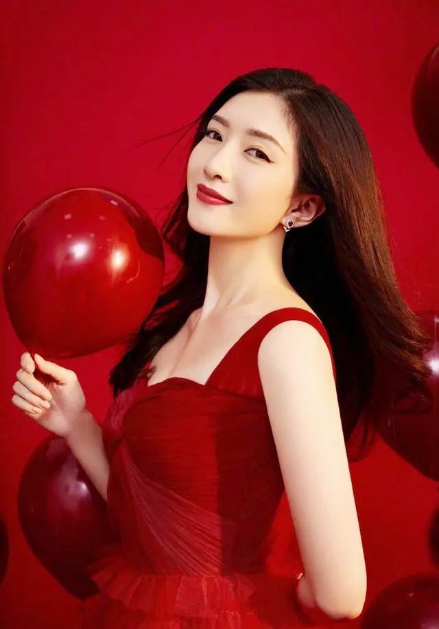 江疏影今年多大岁，江疏影晒36岁庆生照