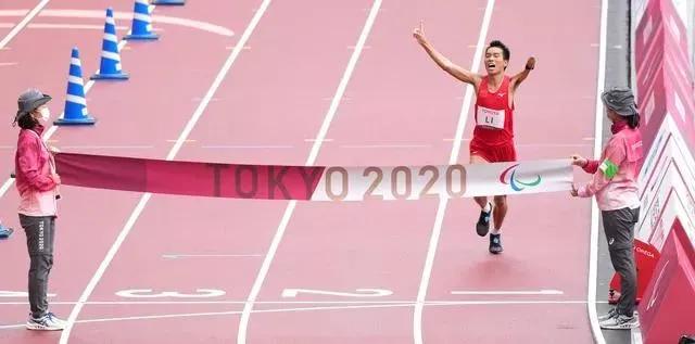 男子马拉松世界纪录，1500米世界纪录3分26秒1998（33岁独臂男子创造5000米世界纪录）