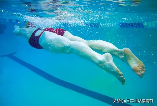 游泳初学者蛙泳动作，游泳技巧蛙泳动作都记住了却还是游不好