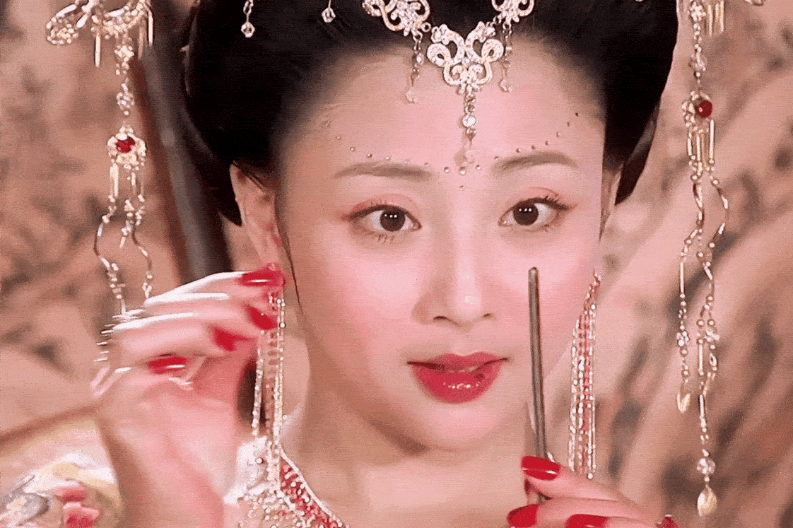 殷桃面相复原图，8位拥有美人痣的女星