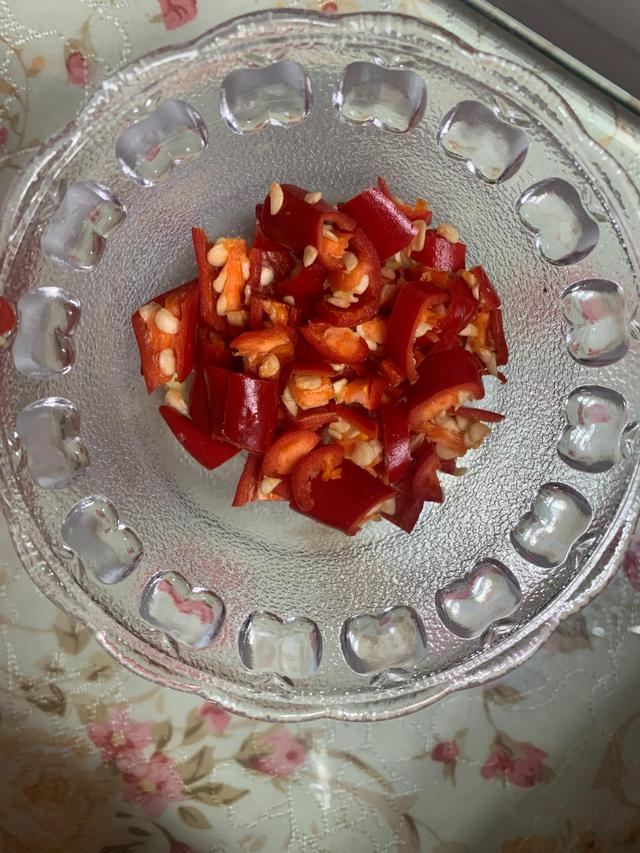 干锅兔的正宗做法，分享一下好吃的家常干锅兔做法