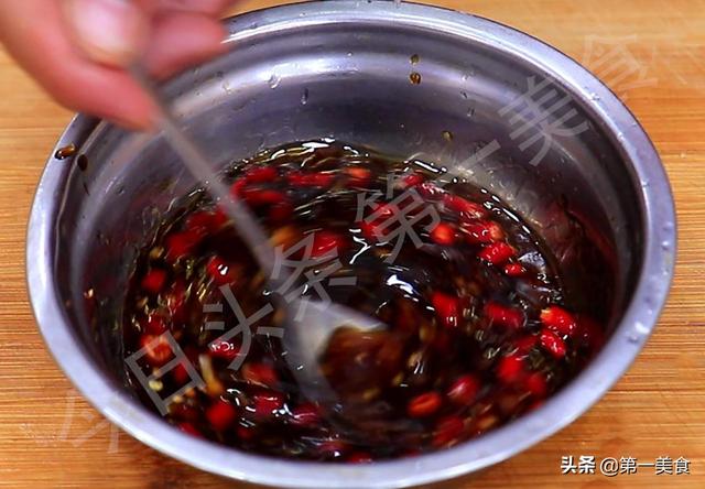 天然石磨豆腐的做法，传统古法用石磨打豆腐的全过程