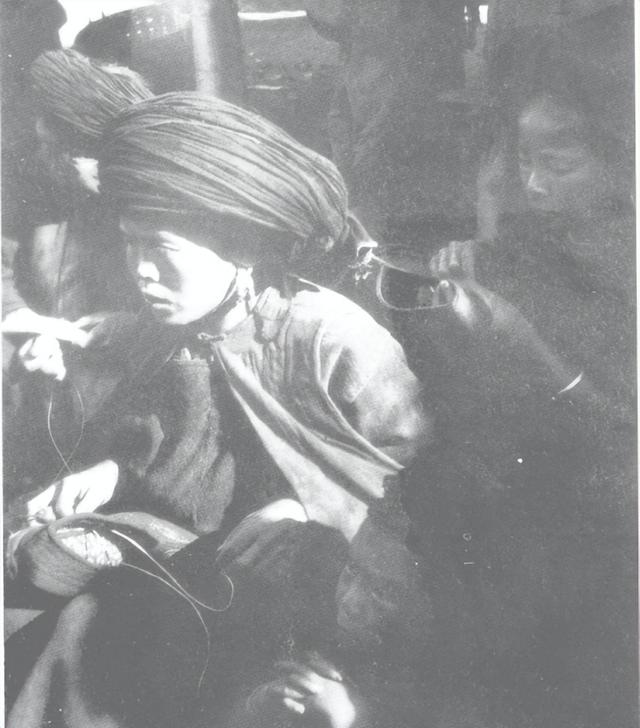 最美不过山里的傈僳姑娘，三十年代云南少数民族美女