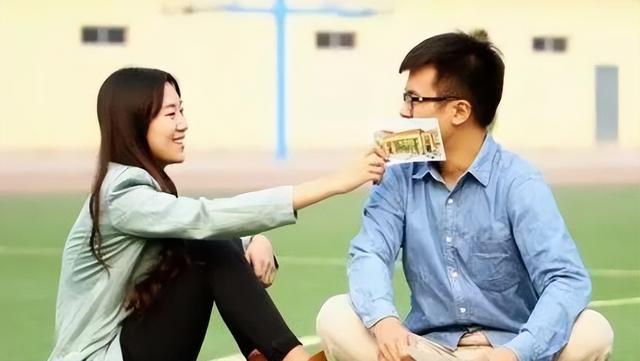 女生和男生谈她的择偶标准，女人择偶所依据的四个标准