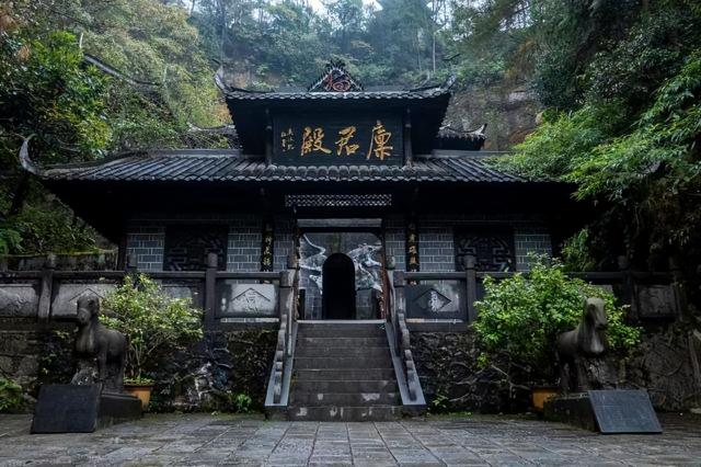 恩施必玩的三个景点，恩施必玩的旅游景点排名前十（三日游路线攻略详细介绍）