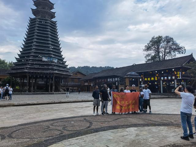 贵州铜仁梵净山，贵州铜仁梵净山风景区攻略（贵州省铜仁市梵净山风景区）