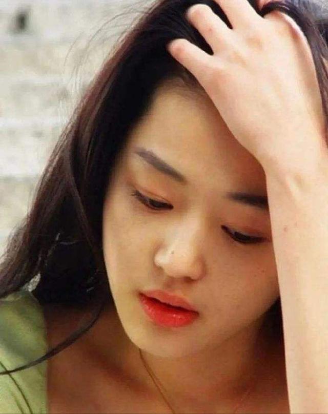 杨紫属于什么脸型，杨紫的五官分析