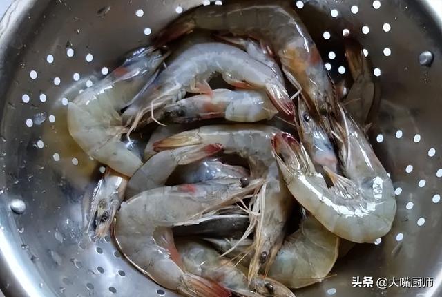 水煮大虾怎么做，水煮虾怎么煮才能嫩