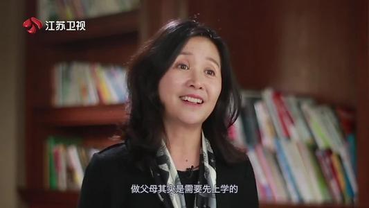 倒追老公恩爱30年，黄菡年轻时（倒追老公恩爱30年无绯闻）