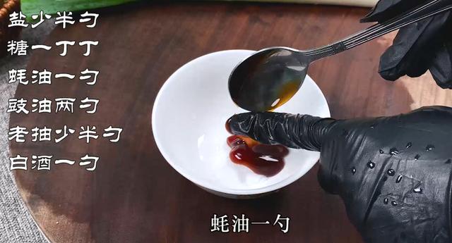 酸菜肥肠的做法，酸菜焖肥肠做法