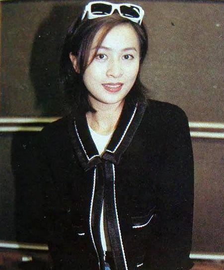 梁朝伟和刘嘉玲，梁朝伟刘嘉玲年轻时合照（酒到浓时香自溢。你为什么嫁我）