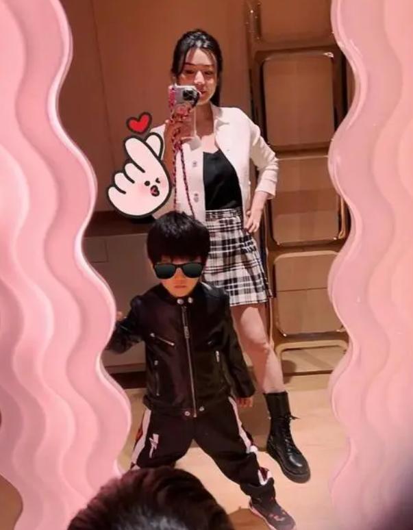 陈妍希个人资料，陈晓陈妍希个人资料介绍（行李箱又脏又旧被赞环保）