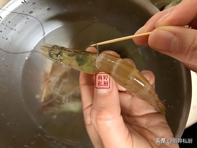 大虾怎么做最好吃，大虾怎么做才好吃又香（蒜蓉大虾的正确做法）