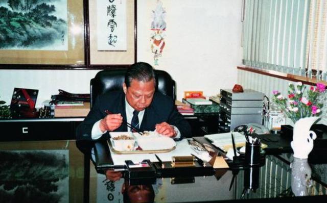 金利来老板曾宪梓生平，金利来创始人曾宪梓
