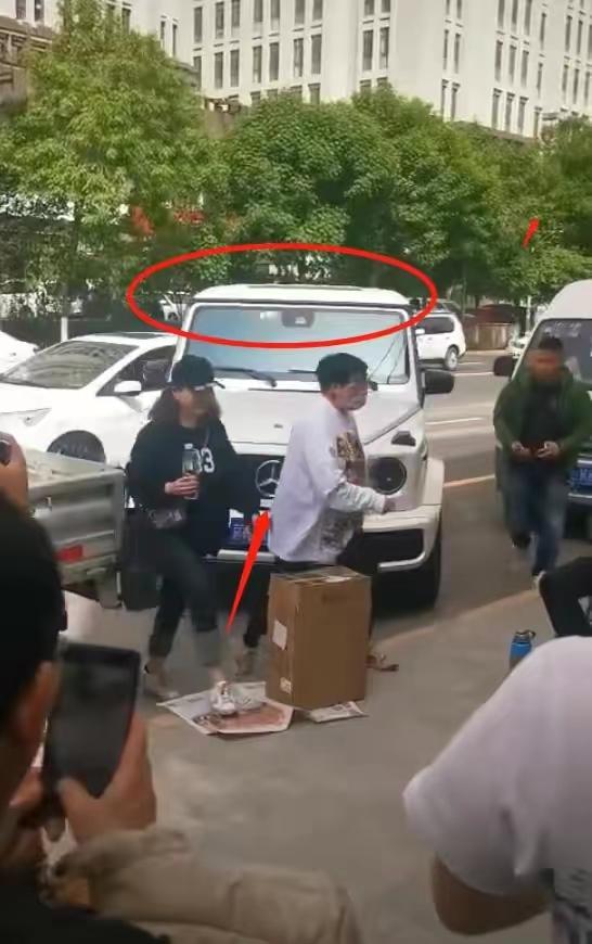 郭德纲四个夫人，郭德纲晒一家四口全家福为爱妻庆生