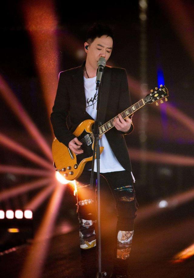 朱茵谈周星驰和黄贯中，曾坚持反对婚前亲密行为